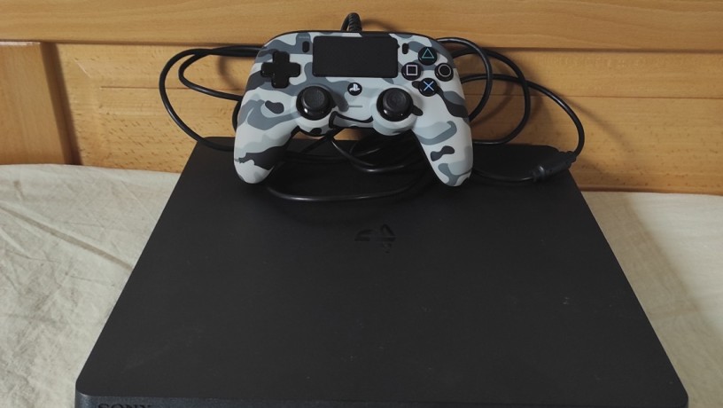 Playstation 4 slim 1TB