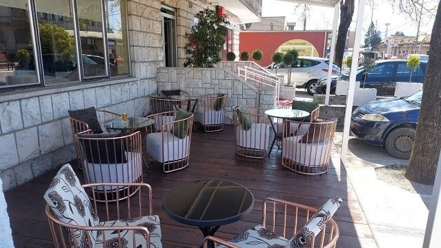 potrebne-radnice-caffe-enigma-big-8