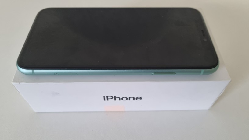 iphone-11-128gb-green-big-1